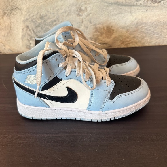 Air Jordan shoes - Picture 2 of 8